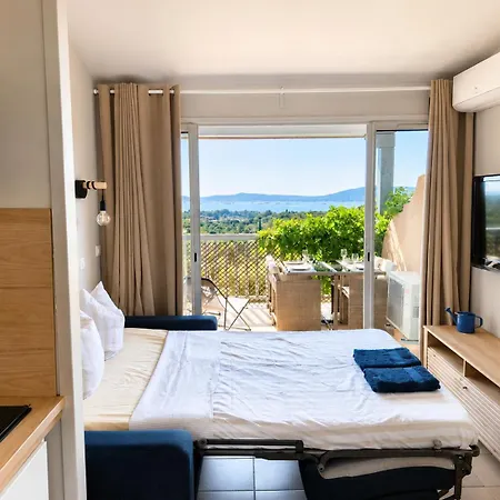 Vue Climatisé Golfe De St Tropez Les Restanques 4 Personnes Appartement Grimaud